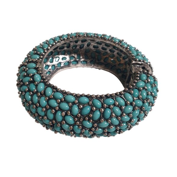 Style Hinged Silver Bracelet With Faux Turquoise Beads Magnetic Clam Closure - Picture 8 of 8